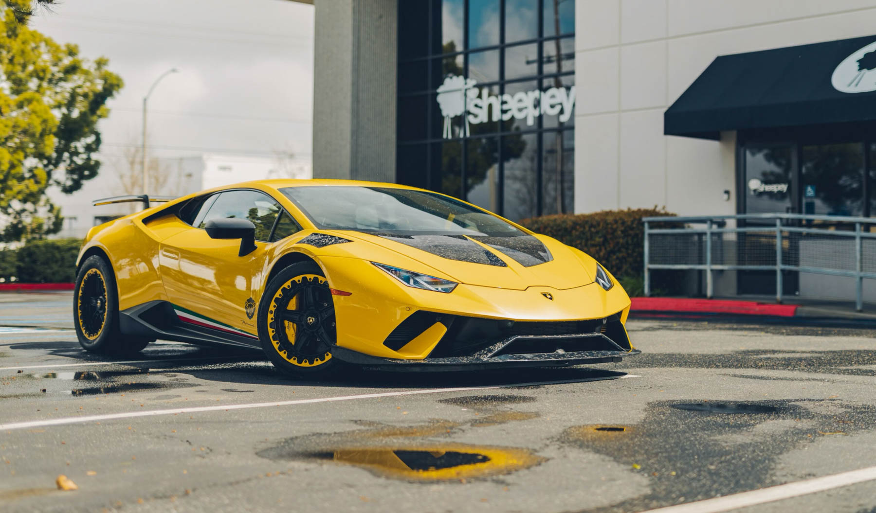 Yellow Lamborghini Huracan Performante