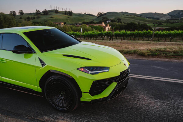 green-lamborghini-urus