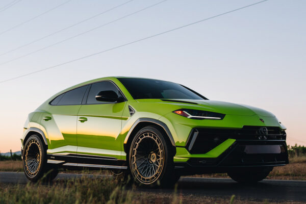 green-lamborghini-urus