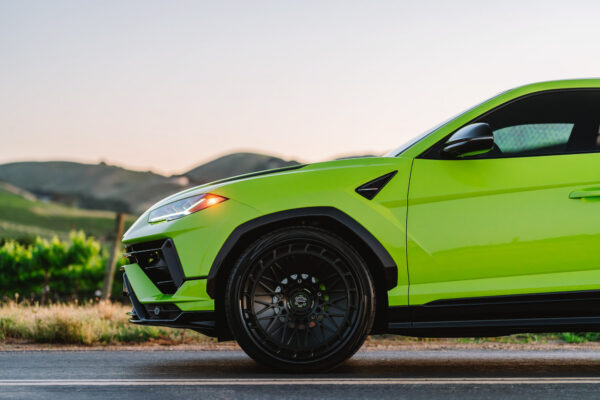 green-lamborghini-urus