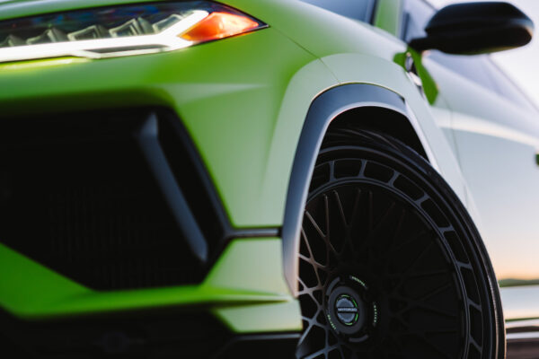 green-lamborghini-urus