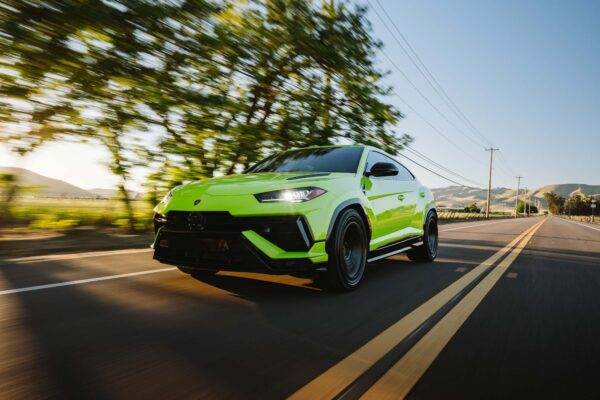 green-lamborghini-urus