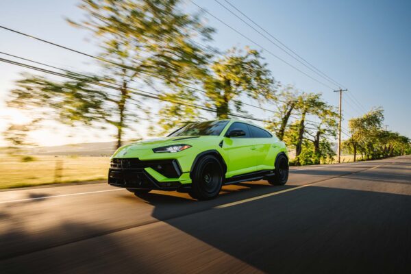 green-lamborghini-urus