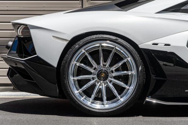 white-lamborghini-aventador-ultimae