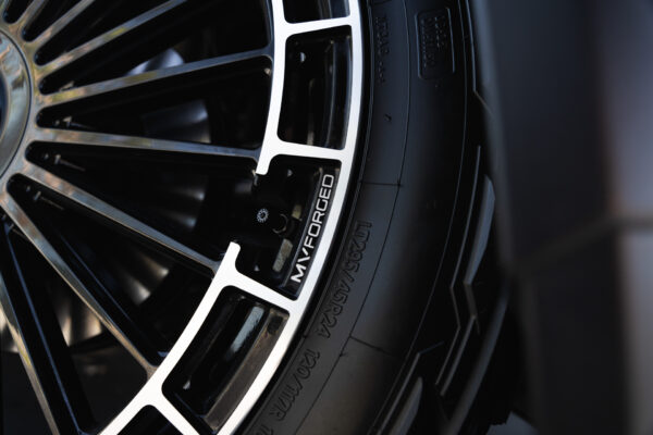 CyberTruck-MVF-40(glossBLK)11