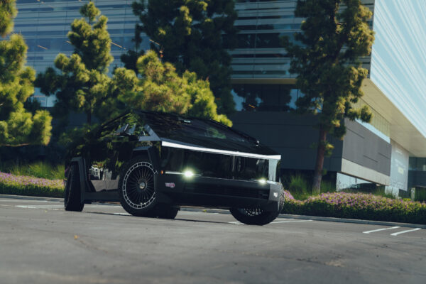 CyberTruck-MVF-40(glossBLK)3