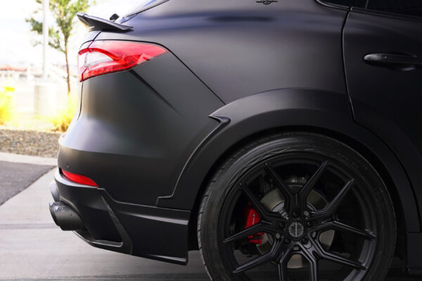 aston-martin-levante-18