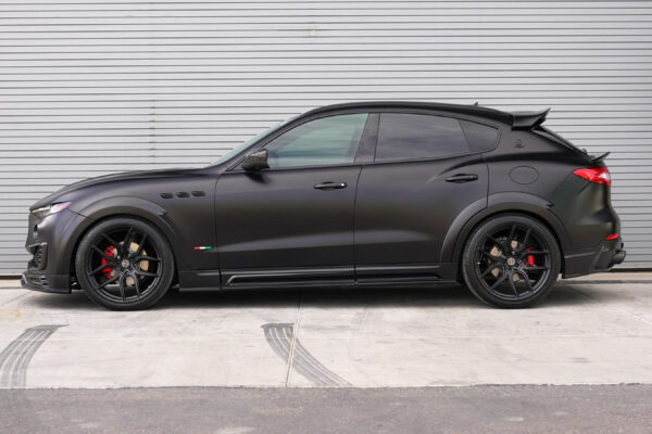aston-martin-levante-19