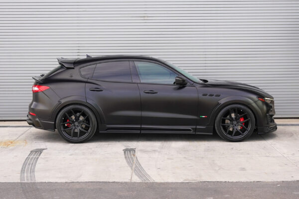 aston-martin-levante-20