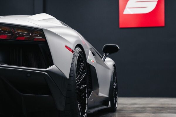 aventadorforever_1695027906_3194448068228058678_7703607520