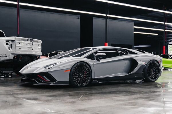 aventadorforever_1695027906_3194448068286612853_7703607520