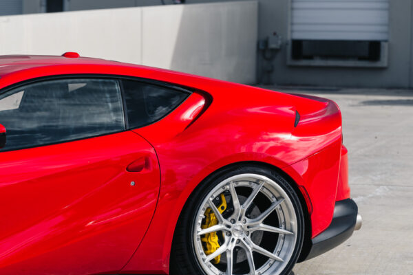 ferrari-812-superfast-mr-102-004