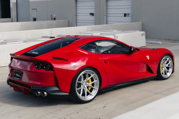 ferrari-812-superfast-mr-102-008