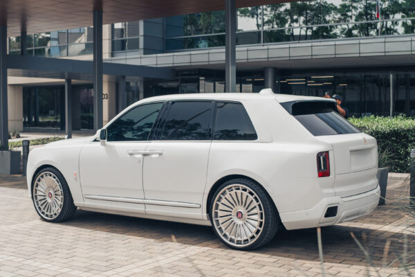 rolls-royce-cullinan-vl77-0039