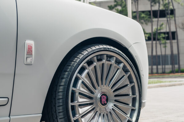 rolls-royce-cullinan-vl77-0040