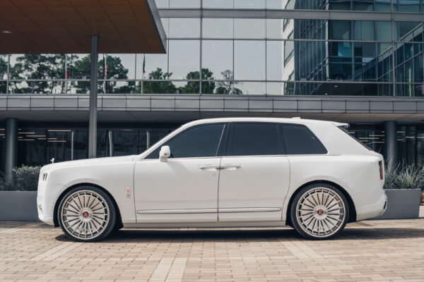 rolls-royce-cullinan-vl77-0042