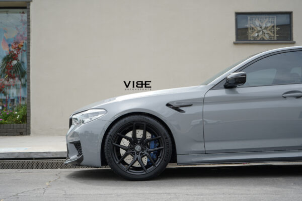 bmw-f90-m5-on-20-mv-forged-mvf5-wheels_54813850264_o