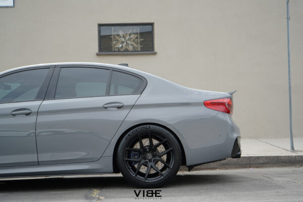 bmw-f90-m5-on-20-mv-forged-mvf5-wheels_54813932485_o