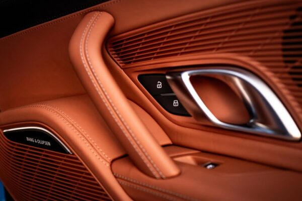 r8-mvf5-satin-black-005