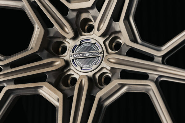 cr14-carbon6-004_54713366682_o