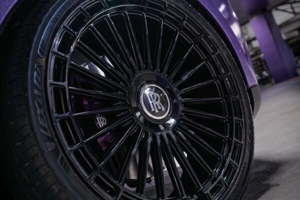 rolls-royce-cullinan-mvf40-001