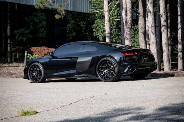 audi-r8-lm-550-005