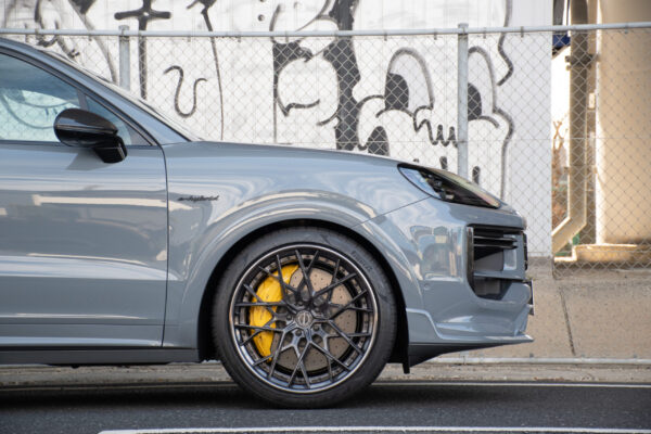 porsche-cayenne-turbo-s-dh-715-002