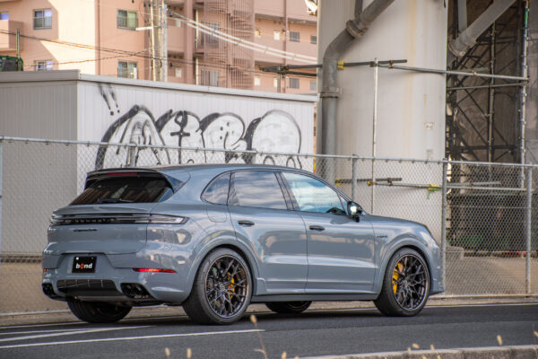 porsche-cayenne-turbo-s-dh-715-003