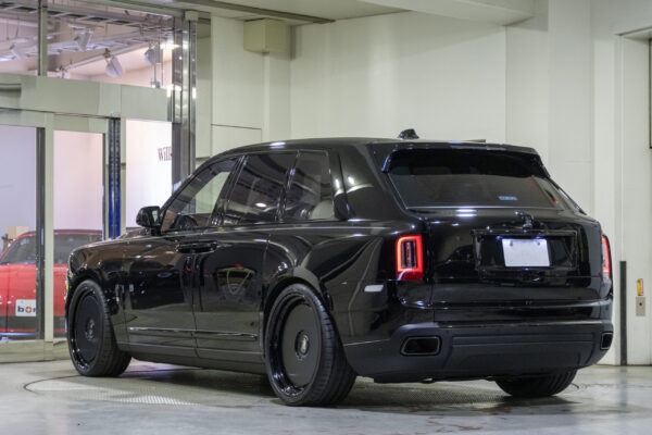 rolls-royce-cullinan-hs00004