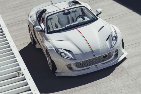 Ferrari-812-white-42