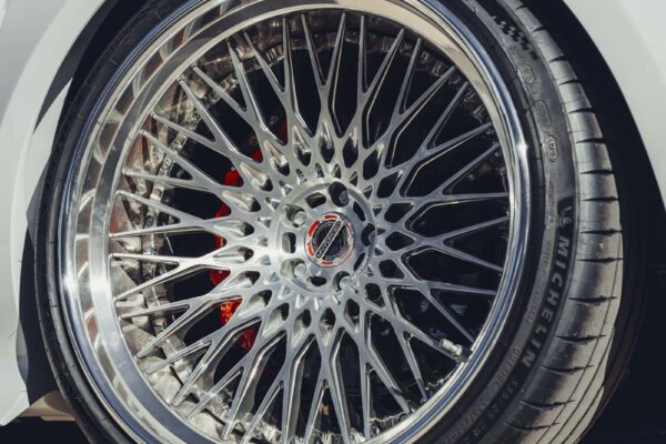 Ferrari-812-white-44