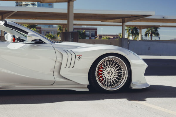 Ferrari-812-white-45