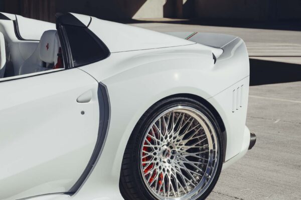 Ferrari-812-white-47